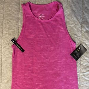 Nike dry-fit tank! 💖